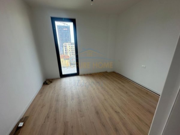 Tirane, shes apartament 2+1+Ballkon Kati 6, 127 m² 393.000 € (Rruga e Kosovareve)