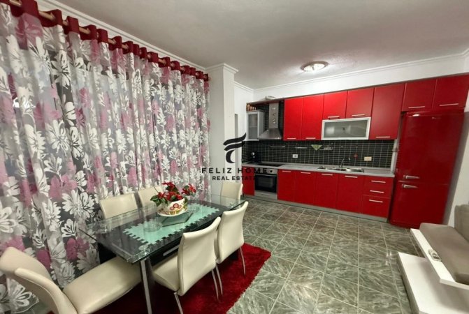 Tirane, jepet me qera apartament 2+1+Ballkon Kati 11, 130 m² 650 € (21 DHJETORI)