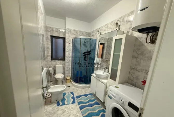 Tirane, jepet me qera apartament 2+1+Ballkon Kati 11, 130 m² 650 € (21 DHJETORI)