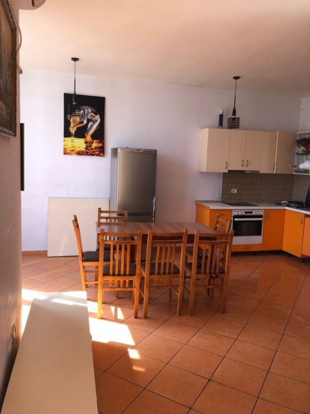 Tirane, jepet me qera apartament 2+1 Kati 6, 113 m² 500 € (Rr e Kavajes)
