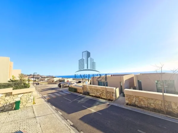 Vlore, shitet apartament 2+1 , 125 m² 695.000 € (Dhermi)