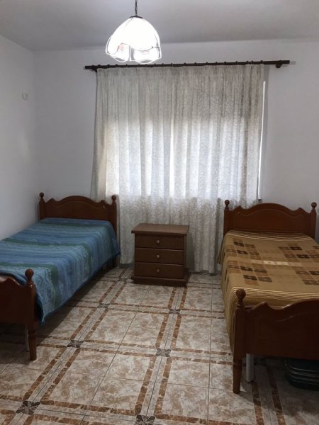Tirane, jepet me qera apartament 3+1 Kati 4, 90 m² 530 € (Rr.Elbasanit)