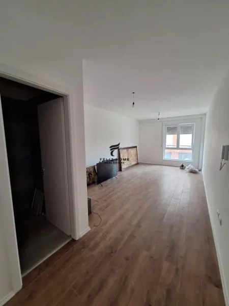 Tirane, jepet me qera zyre Kati 2, 40 m² 900 € (MYSLYM SHYRI)