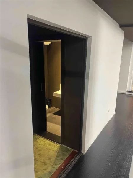 Tirane, jepet me qera zyre Kati 1, 350 m² 4.500 € (SHESHI WILLSON)