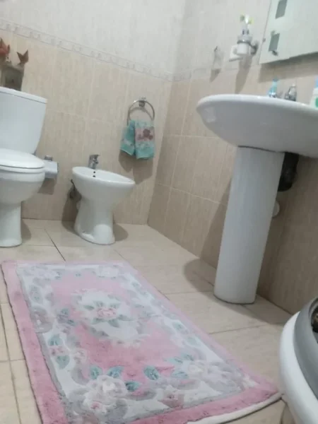 Tirane, jepet me qera apartament 2+1+Ballkon Kati 2, 96 m² 400 € (Thoma filipeu reuga teleferikut Daj)