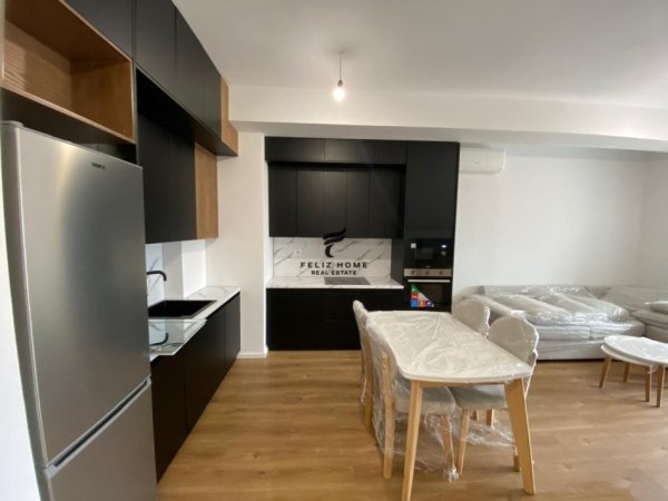 Tirane, jepet me qera apartament 1+1+Ballkon Kati 6, 60 m² 450 € (ALI DEMI)
