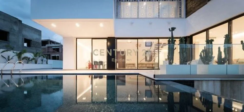 Durres, shitet Vile 3+1 Kati 2, 209 m² 750.000 € (Currila)