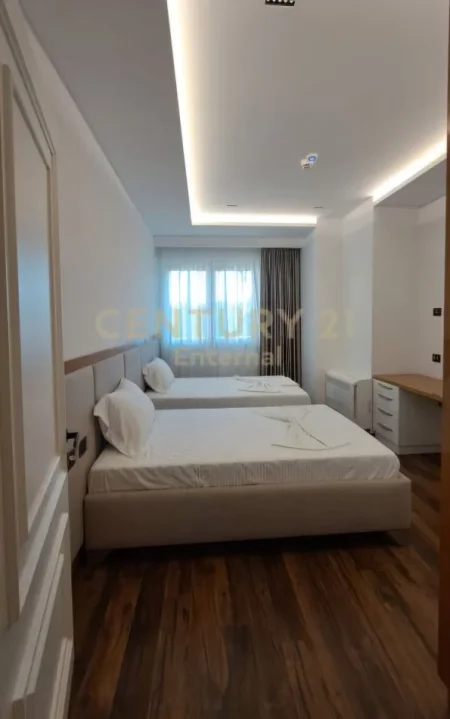 Tirane, jepet me qera apartament 2+1+Ballkon Kati 6, 168 m² 2.500 € (Rruga e Elbasanit)