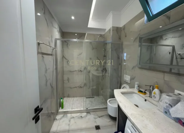 Durres, shitet apartament+verande | Penthouse 2+1+Ballkon Kati 8, 155 m² 400.000 € (Shkembi I Kavajës)