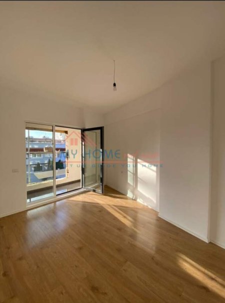 Tirane, jepet me qera zyre Kati 2, 88 m² 550 Euro (Rruga Jordan Misja)