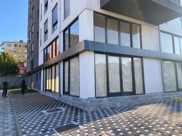 Tirane, jepet me qera ambjent biznesi Kati 0, 270 m² 2.200 Euro (Ali Demi)