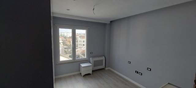 Tirane, jepet me qera apartament Kati 7, 108 m² 700 Euro (Mbrapa Ambasades Amerikane)