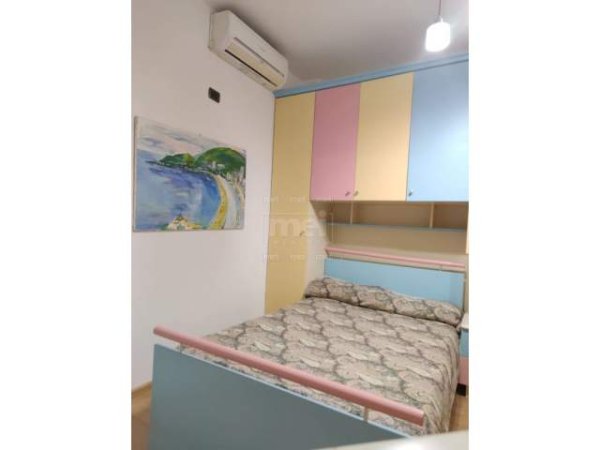 Tirane, jepet me qera apartament 3+1+BLK 150 m² 400 Euro (Yzberisht)