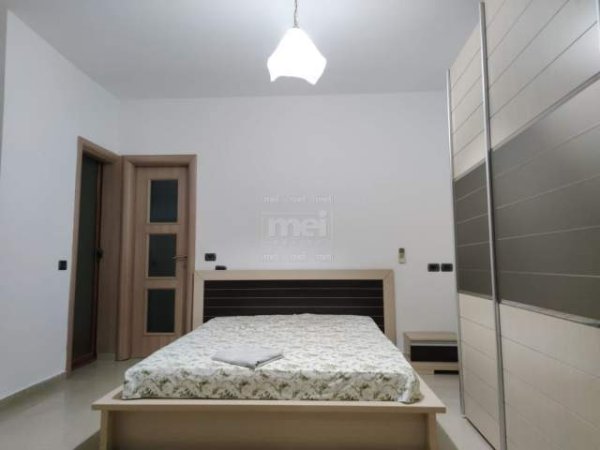 Tirane, jepet me qera apartament 3+1+BLK 150 m² 400 Euro (Yzberisht)