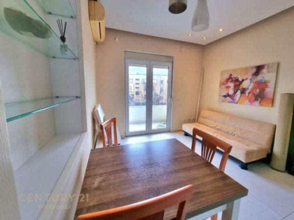 Tirane, jap me qera apartament 2+1 Kati 3, 65 m² 520 Euro