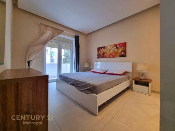 Tirane, jap me qera apartament 2+1 Kati 3, 65 m² 520 Euro