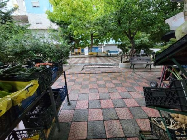 Tirane, shitet dyqan Kati 0, 27 m² 30.000 Euro (Don Bosko)