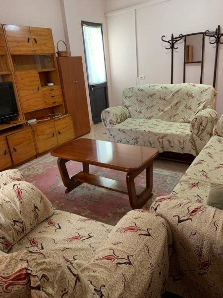 Tirane, jepet me qera shtepi 3+1 Kati 1, 125 m² 37.000 Leke (Shkolla e Bashkuar)