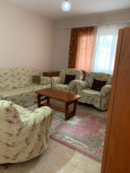 Tirane, jepet me qera shtepi 3+1 Kati 1, 125 m² 37.000 Leke (Shkolla e Bashkuar)