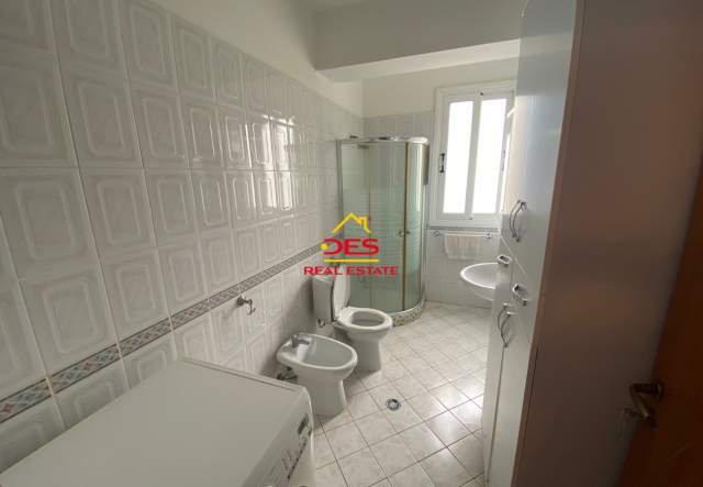 Vlore, shitet apartament 2+1+BLK Kati 5, 107 m² 115.500 Euro (Rruga Murat Terbaci)