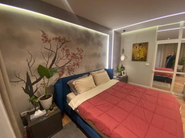 Tirane, jepet me qera apartament duplex Kati 2, 140 m² 600 Euro (Autostrada TR-Drr)