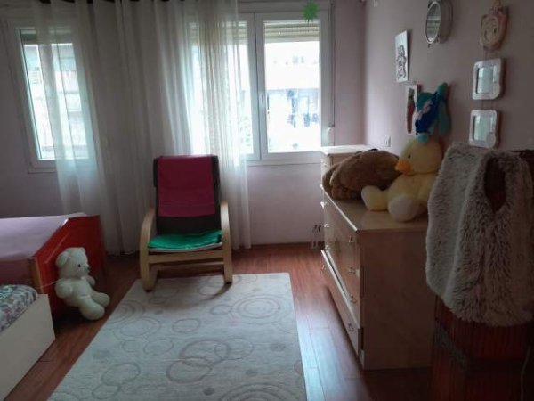Tirane, jepet me qera apartament 2+1 Kati 3, 120 m² 600 Euro (Kristal Center)