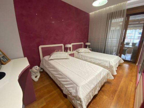 Tirane, shes apartament Kati 8, 190.000 Euro (rruga e kosovareve)