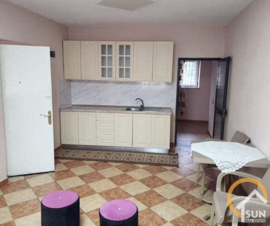 Shkoder, jepet me qera apartament 1+1 Kati 1, 55 m² 15.000 Leke (DERGUT)