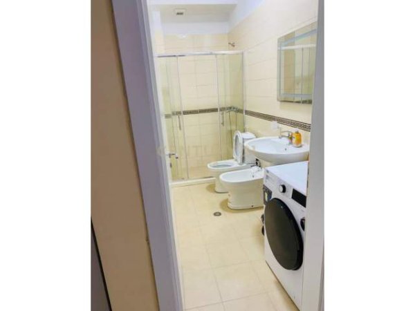 Tirane, jepet me qera apartament 440 Euro (liqeni i thate)