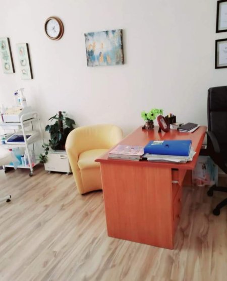 Tirane, jepet me qera ambjent biznesi Kati 2, 91 m² 500 Euro (Myslym Shyri)
