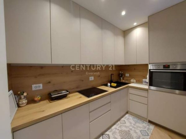 Tirane, jepet me qera apartament 2+1+BLK 600 Euro (21 Dhjetori)
