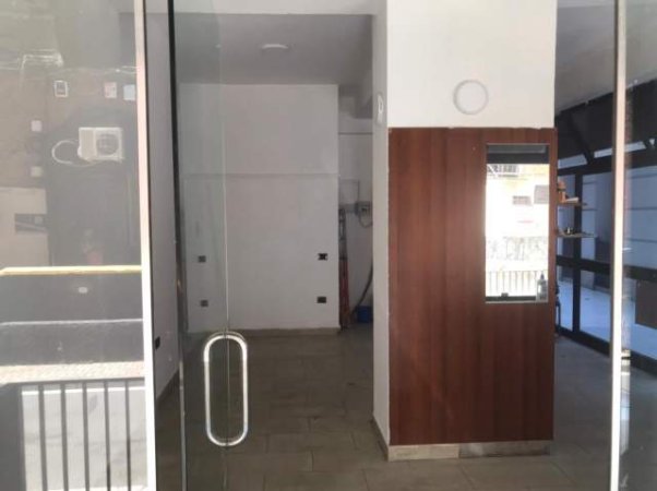 Tirane, jap me qera Dyqan 60.000 Leke