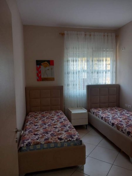 Tirane, jepet me qera apartament 2+1+BLK Kati 4, 90 m² 450 Euro (prane Kompleksit Delijorgji)