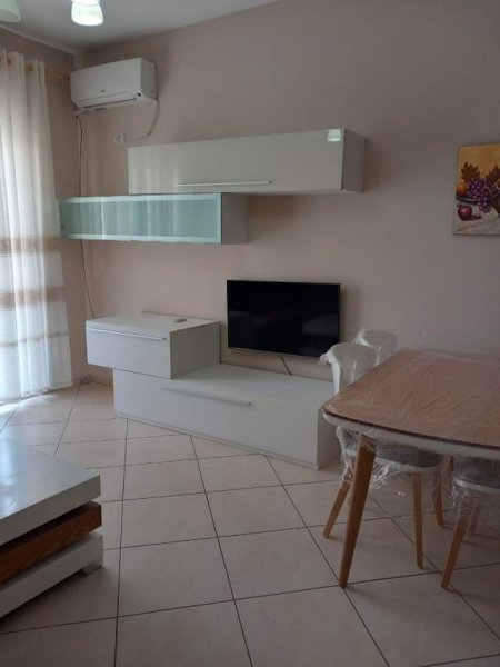 Tirane, jepet me qera apartament 2+1+BLK Kati 4, 90 m² 450 Euro (prane Kompleksit Delijorgji)