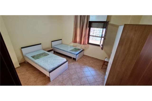 Tirane, jepet me qera apartament 2+1+A+BLK Kati 6, 115 m² 450 Euro (Skender Luarasi)