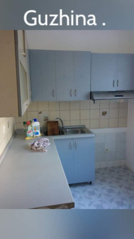 Tirane, jepet me qera apartament 4+1+BLK Kati 3, 85 m² 800 Euro (Pallatet Agimi, Bllok)