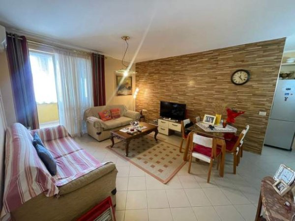 Tirane, shitet apartament 4+1+BLK Kati 3, 174 m² 200.000 Euro (Ish Nisharaku)