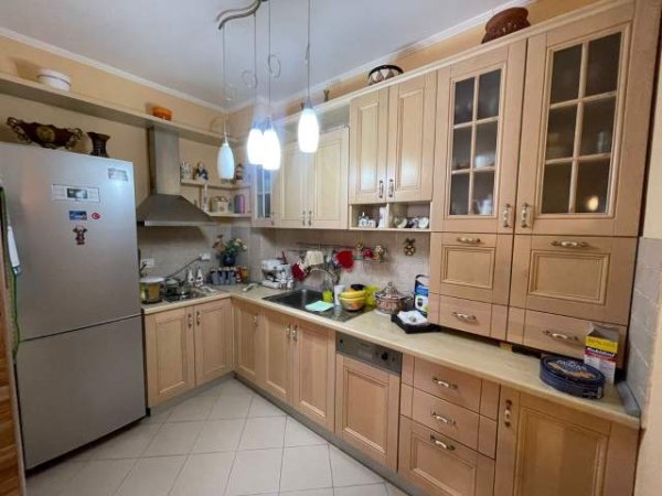Tirane, shitet apartament 4+1+BLK Kati 3, 174 m² 200.000 Euro (Ish Nisharaku)