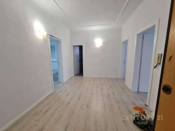 Tirane, shes 2+1 Kati 4, 107.000 Euro