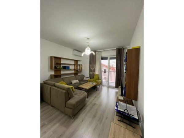 Tirane, jepet me qera apartament 3+1+A+BLK Kati 3, 102 m² 700 Euro (Frosina Plaku)