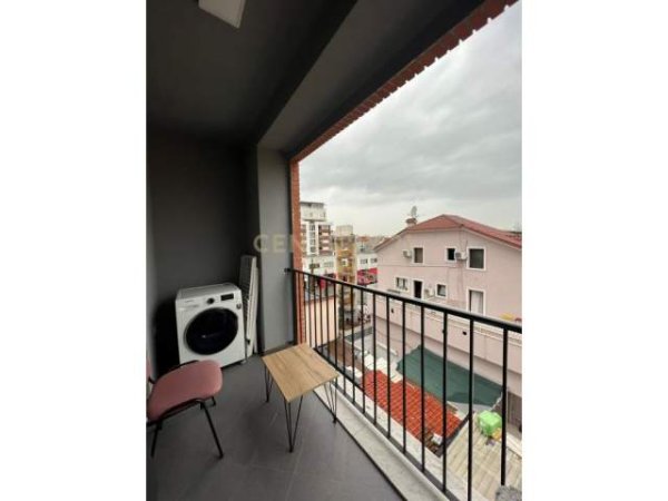 Tirane, jepet me qera apartament 3+1+A+BLK Kati 3, 102 m² 700 Euro (Frosina Plaku)