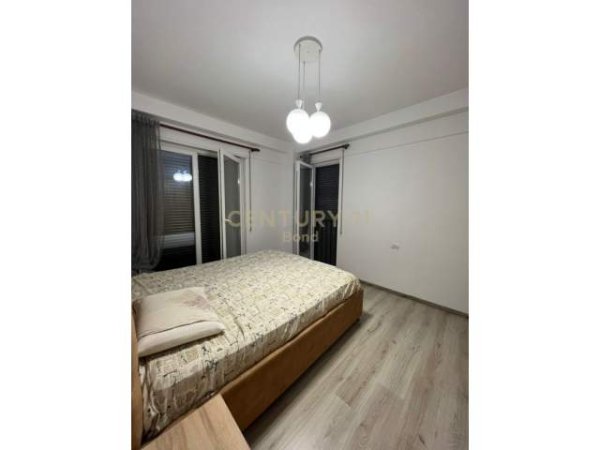 Tirane, jepet me qera apartament 3+1+A+BLK Kati 3, 102 m² 700 Euro (Frosina Plaku)