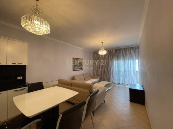 Tirane, shes apartament 2+1 Kati 5, 130.000 Euro (unaza e re)