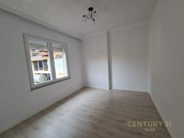 Tirane, shes 2+1 Kati 4, 107.000 Euro