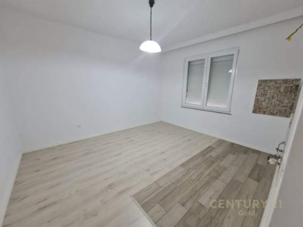 Tirane, shes 2+1 Kati 4, 107.000 Euro
