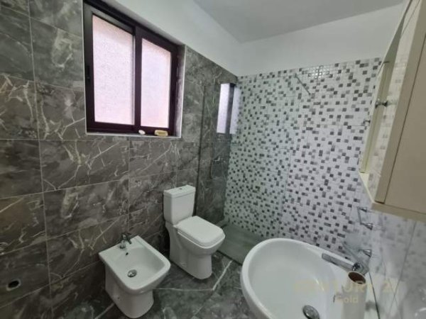 Tirane, shes 2+1 Kati 4, 107.000 Euro