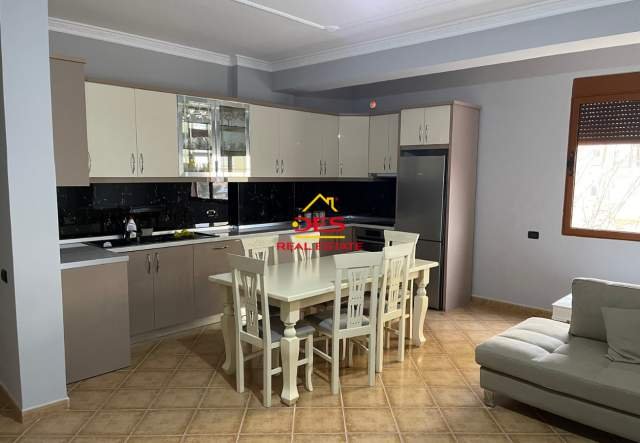 Vlore, shitet apartament 2+1+BLK Kati 4, 110 m² 83.000 Euro (Lagjia Isa Boletini,Vlore)