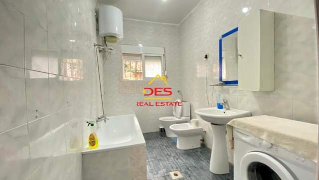Vlore, shitet shtepi 1 Katshe Kati 0, 193 m² 140.000 Euro (Bulevardi Isamil Qemali, Vlorë)