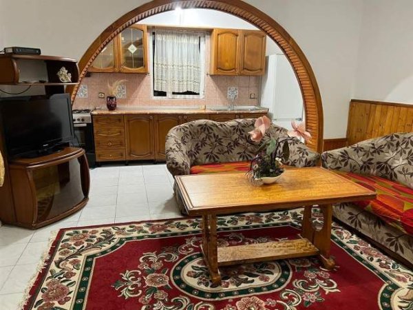 Tirane, jepet me qera Vile 2+1+BLK 110 m² 25.000 Leke (Rruga "Petrit Radovicka)
