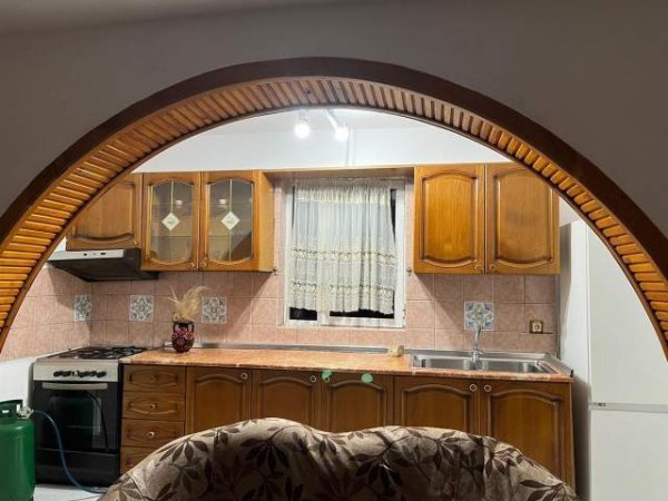 Tirane, jepet me qera Vile 2+1+BLK 110 m² 25.000 Leke (Rruga "Petrit Radovicka)